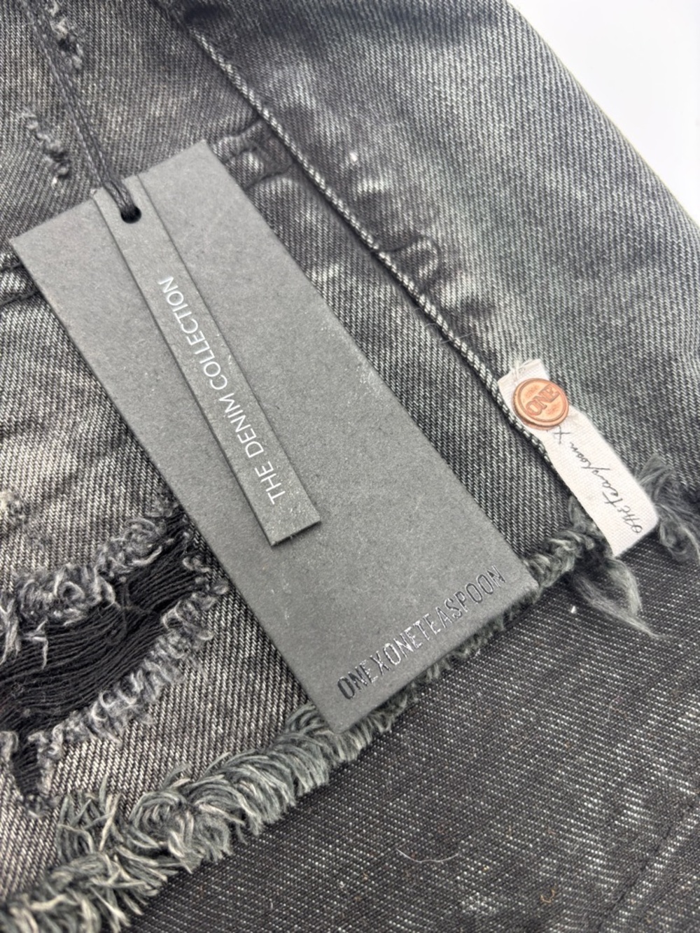 One Teaspoon rollers Black Frayed Hem Denim Shorts - Picture 12 of 12
